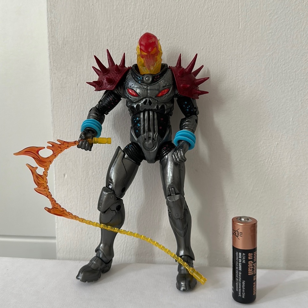 Action Figure - Picture 2 of 6
